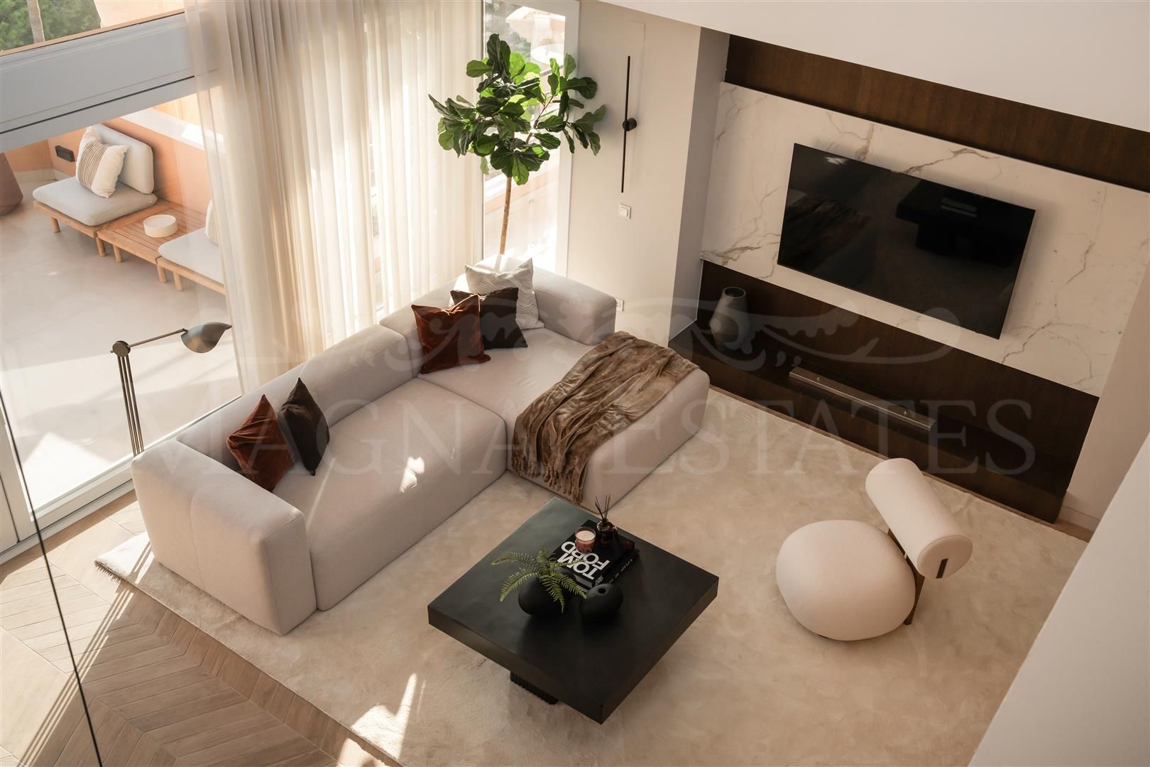 Duplex Penthouse with Panoramic Views in Magna Marbella, Nueva Andalucia
