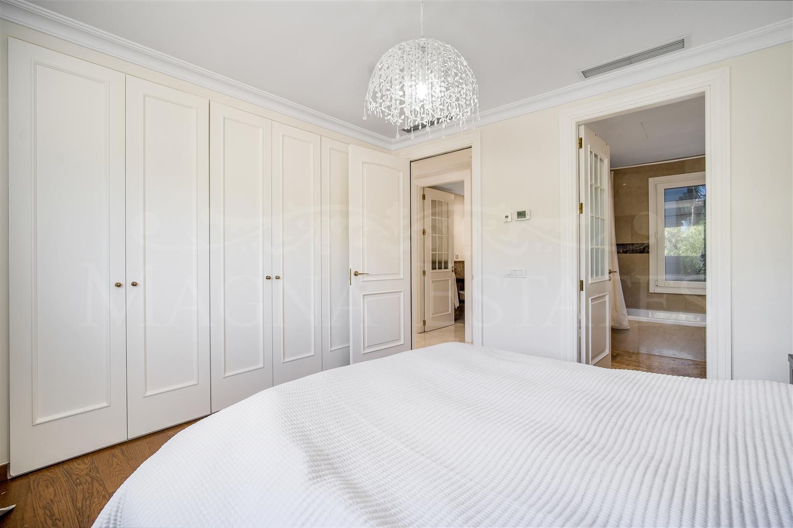 Spacious Five-Bedroom Villa in Lomas de Magna Marbella, Golden Mile