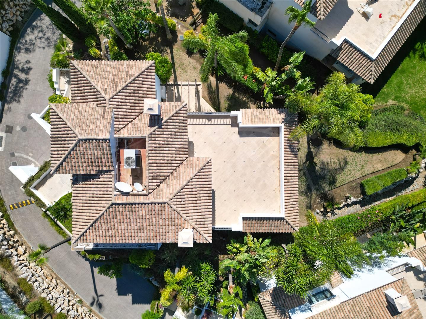 Spacious Five-Bedroom Villa in Lomas de Magna Marbella, Golden Mile