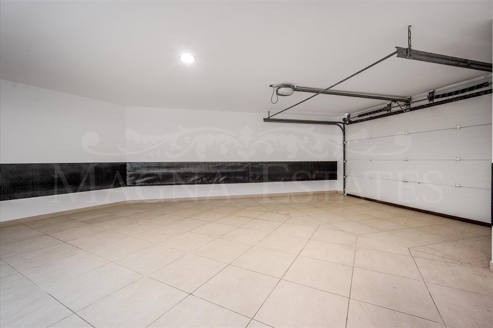 Spacious Five-Bedroom Villa in Lomas de Magna Marbella, Golden Mile