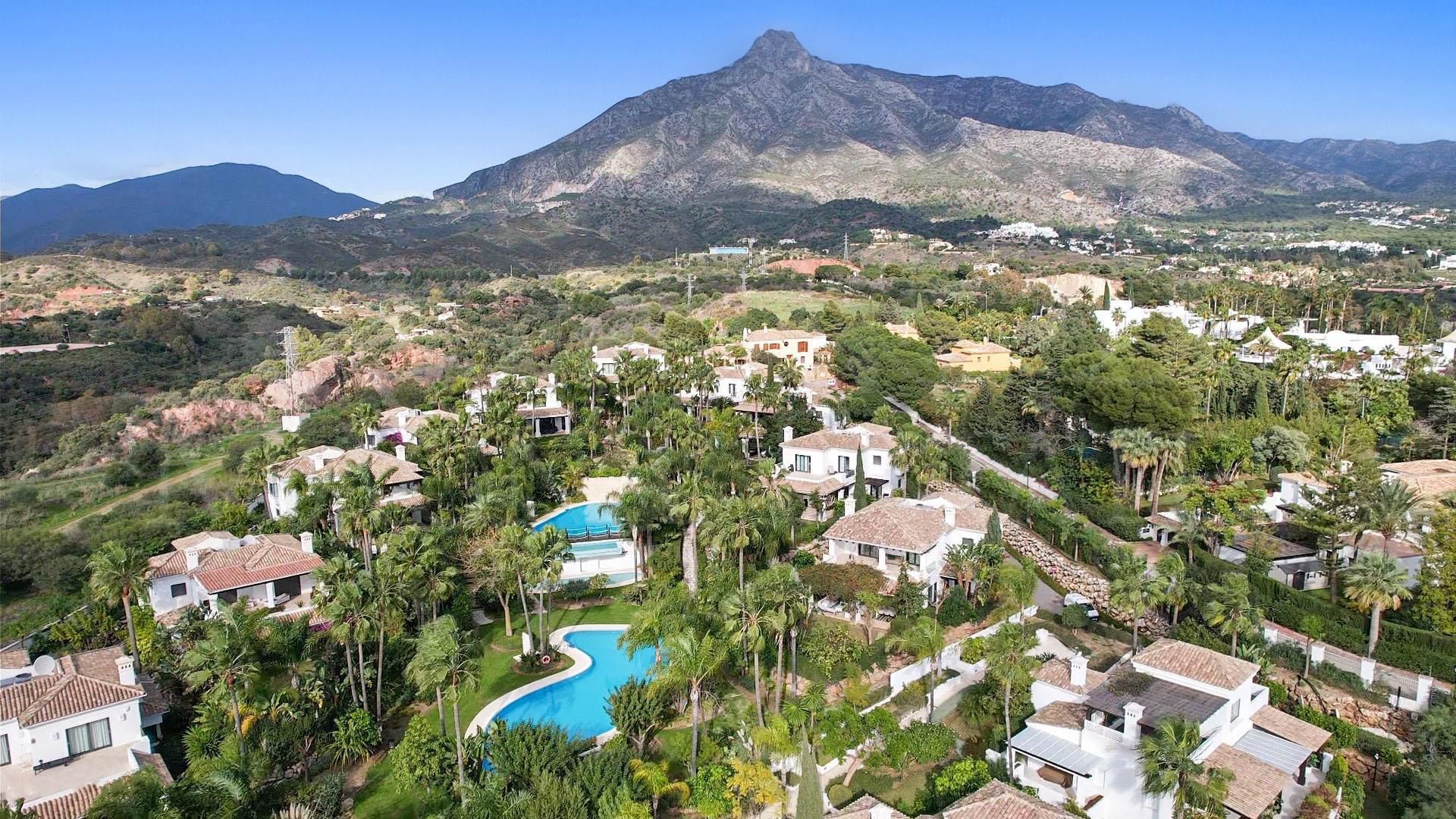 Spacious Five-Bedroom Villa in Lomas de Magna Marbella, Golden Mile