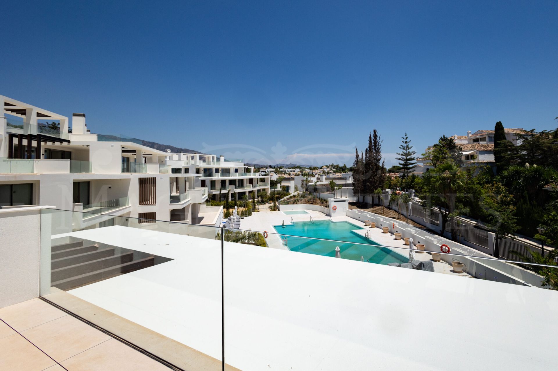 Apartamento moderno en la Milla de Oro de Marbella
