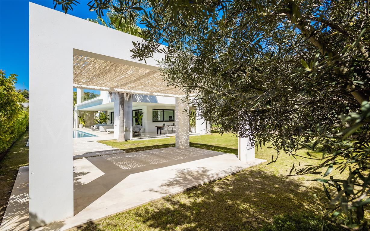 Contemporary style villa in Nueva Andalucia, Marbella