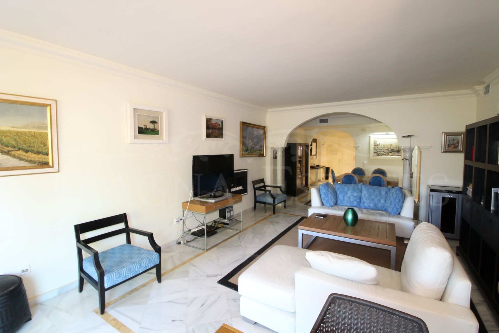 2 bedroom apartment in Magna Marbella, with 2 golf shares included