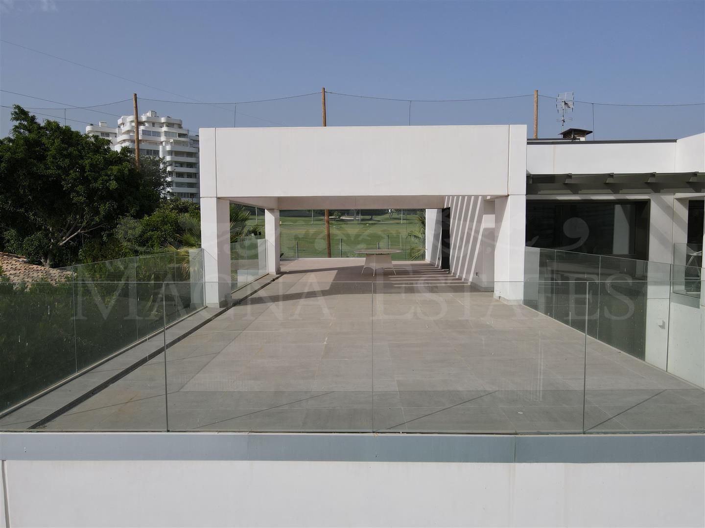 Villa de diseño contemporáneo en primera línea de golf en Guadalmina Alta