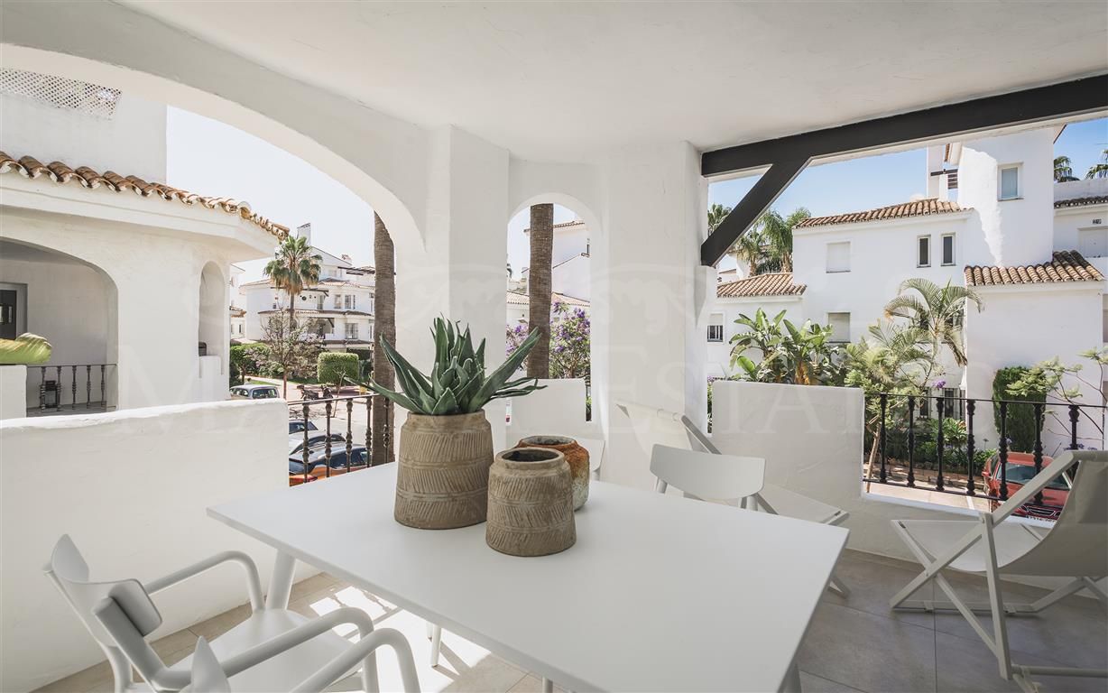 Beautiful newly refurbished apartment in Los Naranjos de Marbella, Nueva Andalucia.