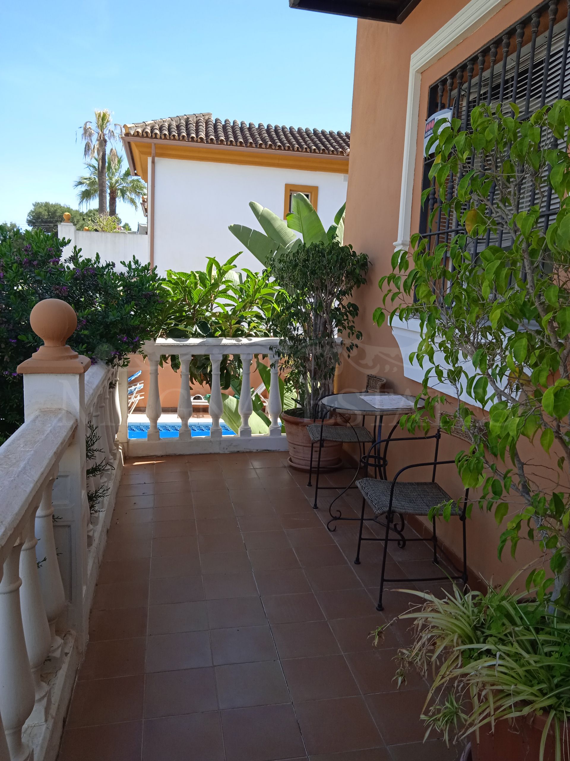 Semi-detached villa in Nueva Andalucía, in an exceptional location