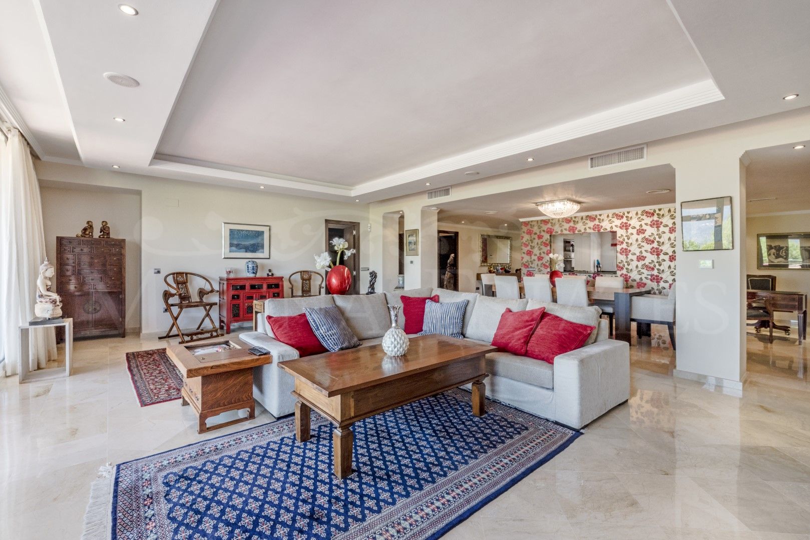 Splendid stylish apartment with 4 bedrooms in Magna Marbella, Nueva Andalucía.