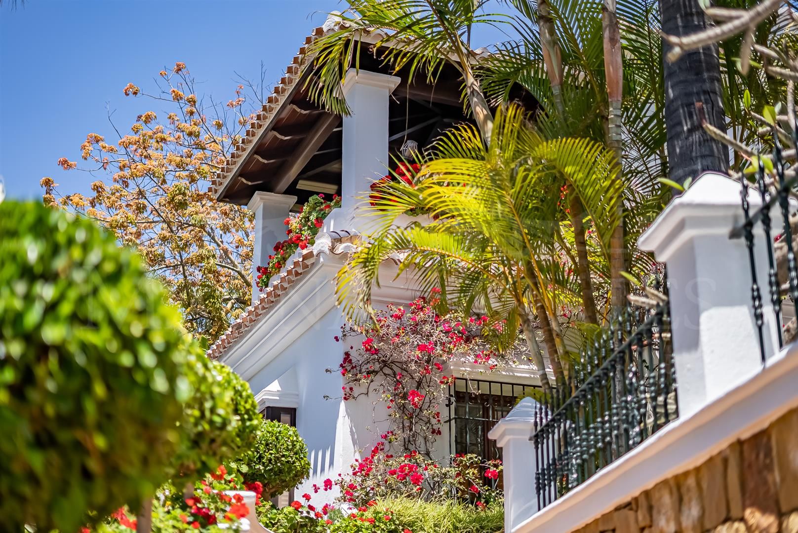 Unique and exclusive villa in Bahía Marbella, 300 m from the beach