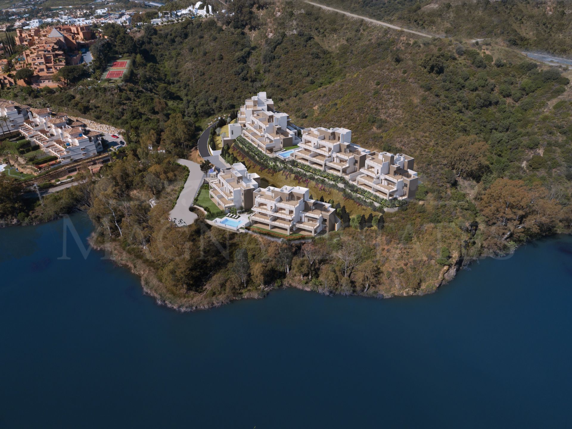 Beautiful 3-bedroom apartment on the edge of the lake in Nueva Andalucía