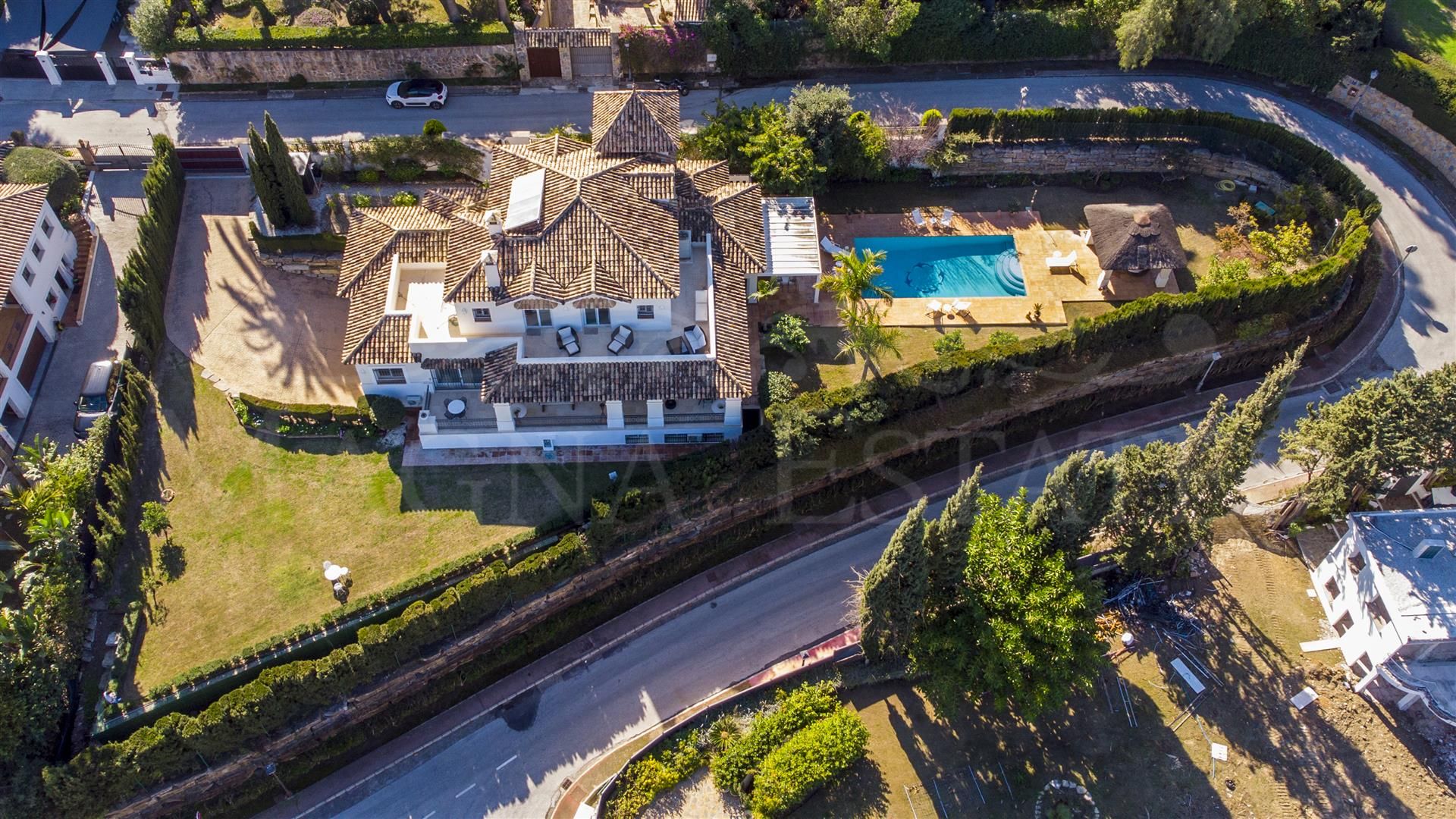 Villa de estilo andaluz reformada en Nueva Andalucía – Las Brisas