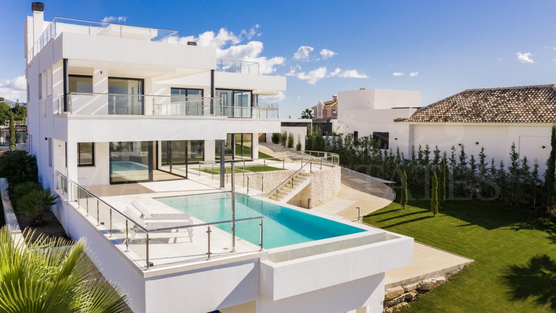 Large newly built villa in Haza del Conde, Nueva Andalucía