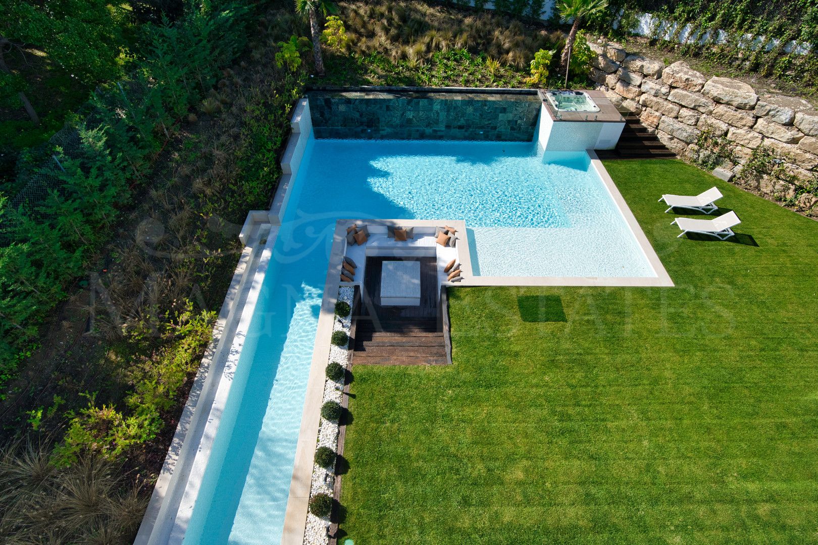 Newly built villa in the heart of Nueva Andalucía, Marbella