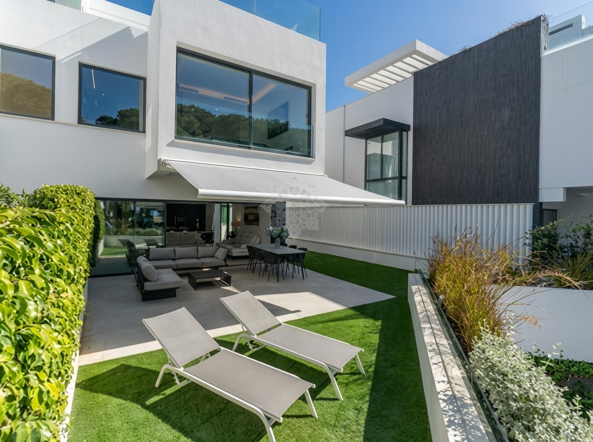 Semi Detached House in The Island, Estepona
