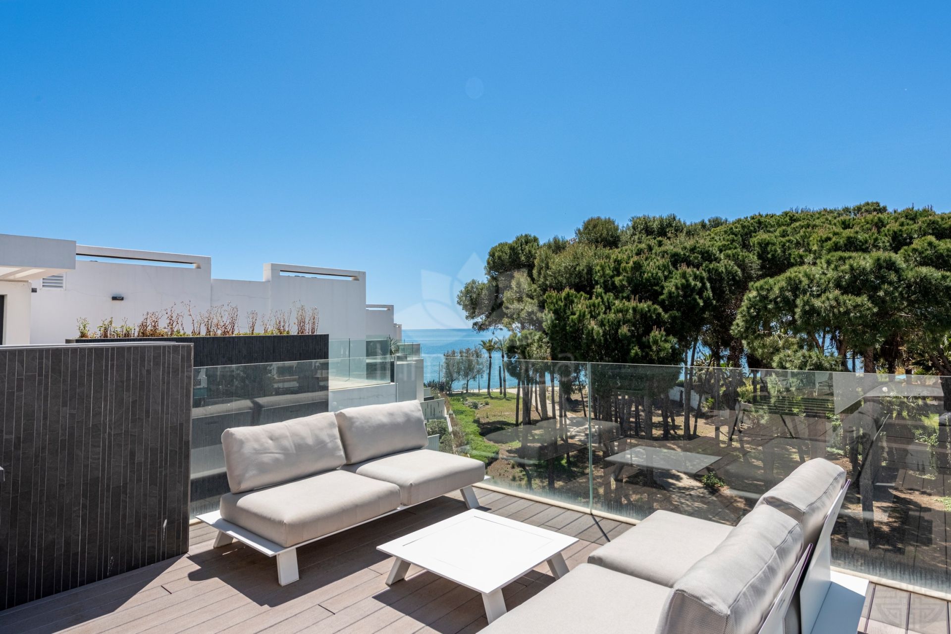 Pareado en The Island, Estepona