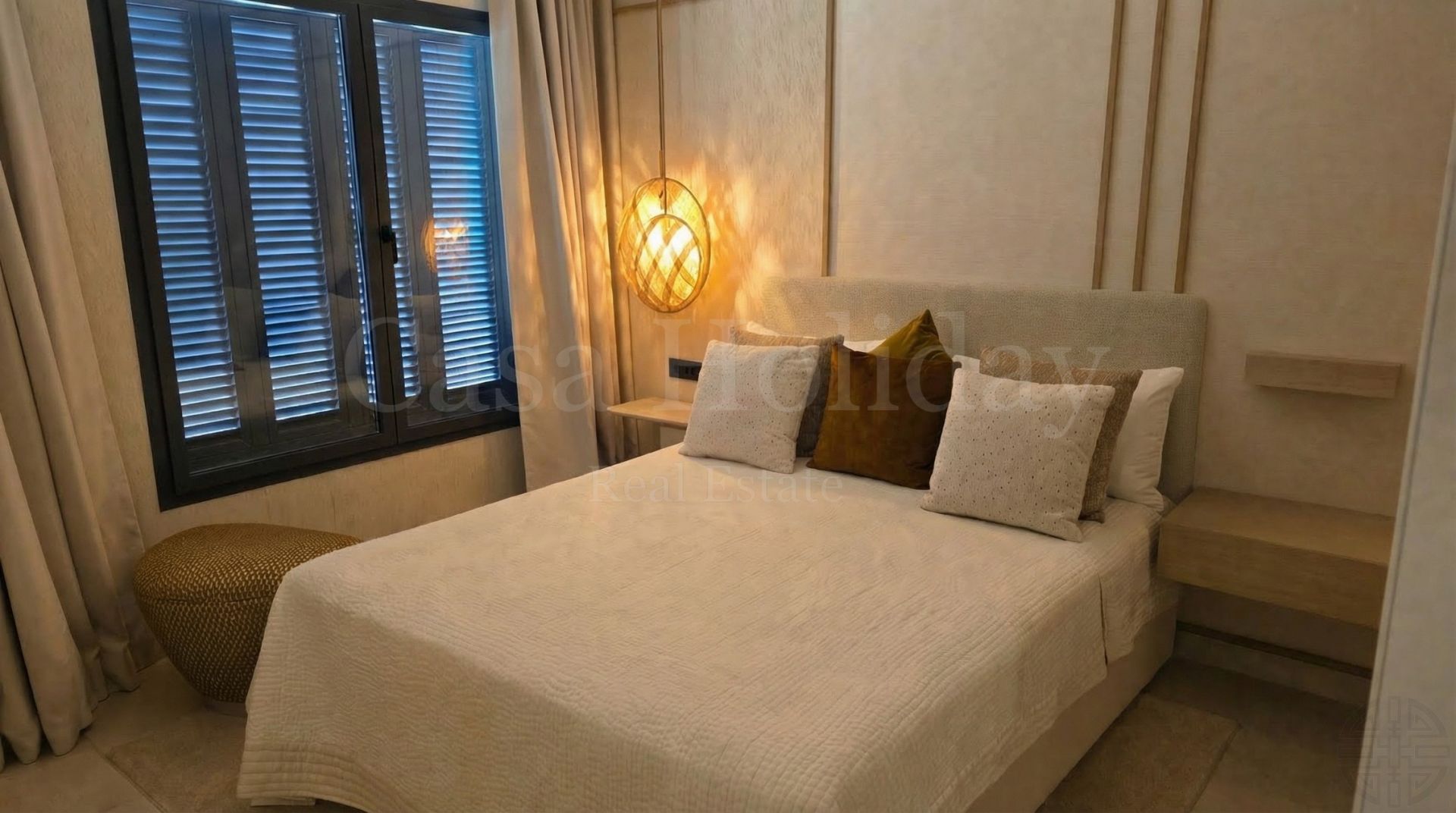 Pareado en The Island, Estepona