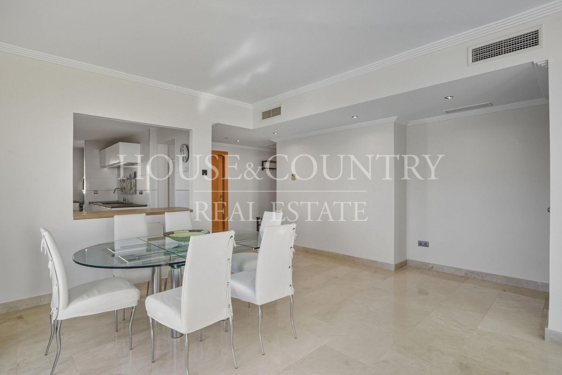 Penthouse in Hacienda del Señorio de Cifuentes, Benahavis