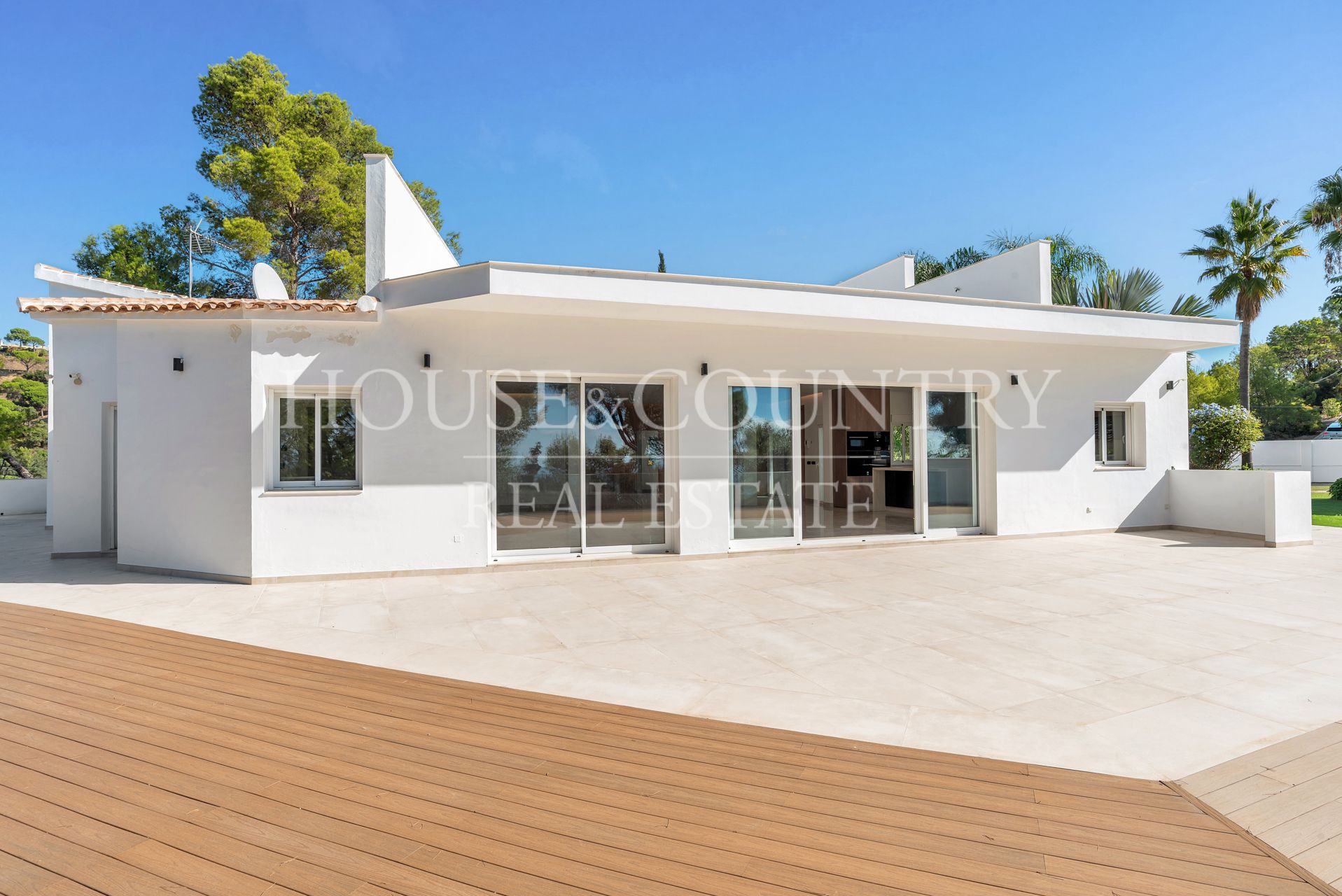 Villa in El Madroñal, Benahavis