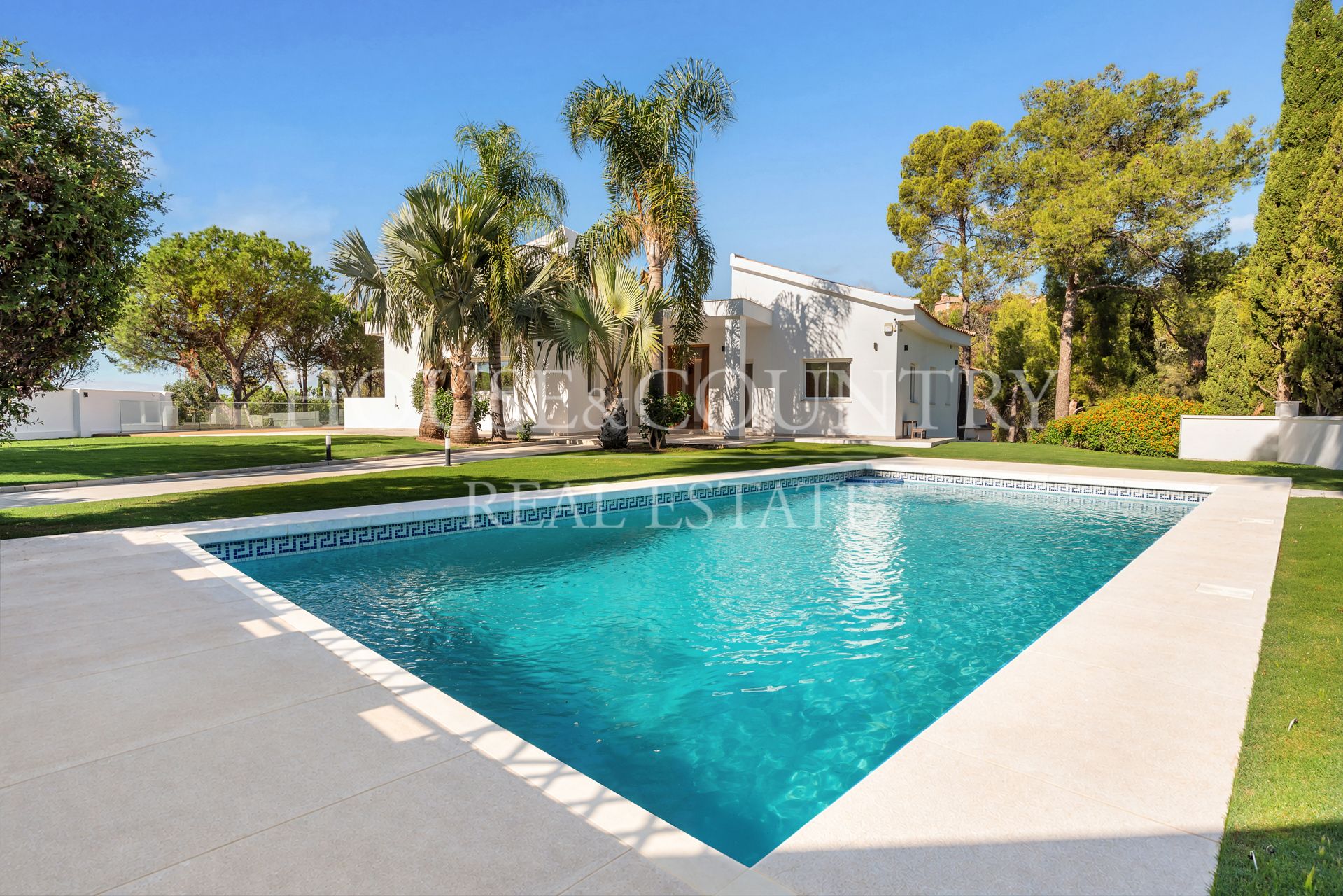 Villa in El Madroñal, Benahavis