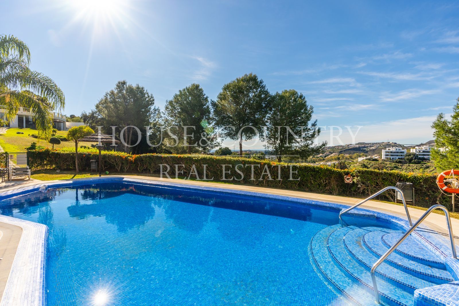 Apartment in Puerto del Almendro, Benahavis
