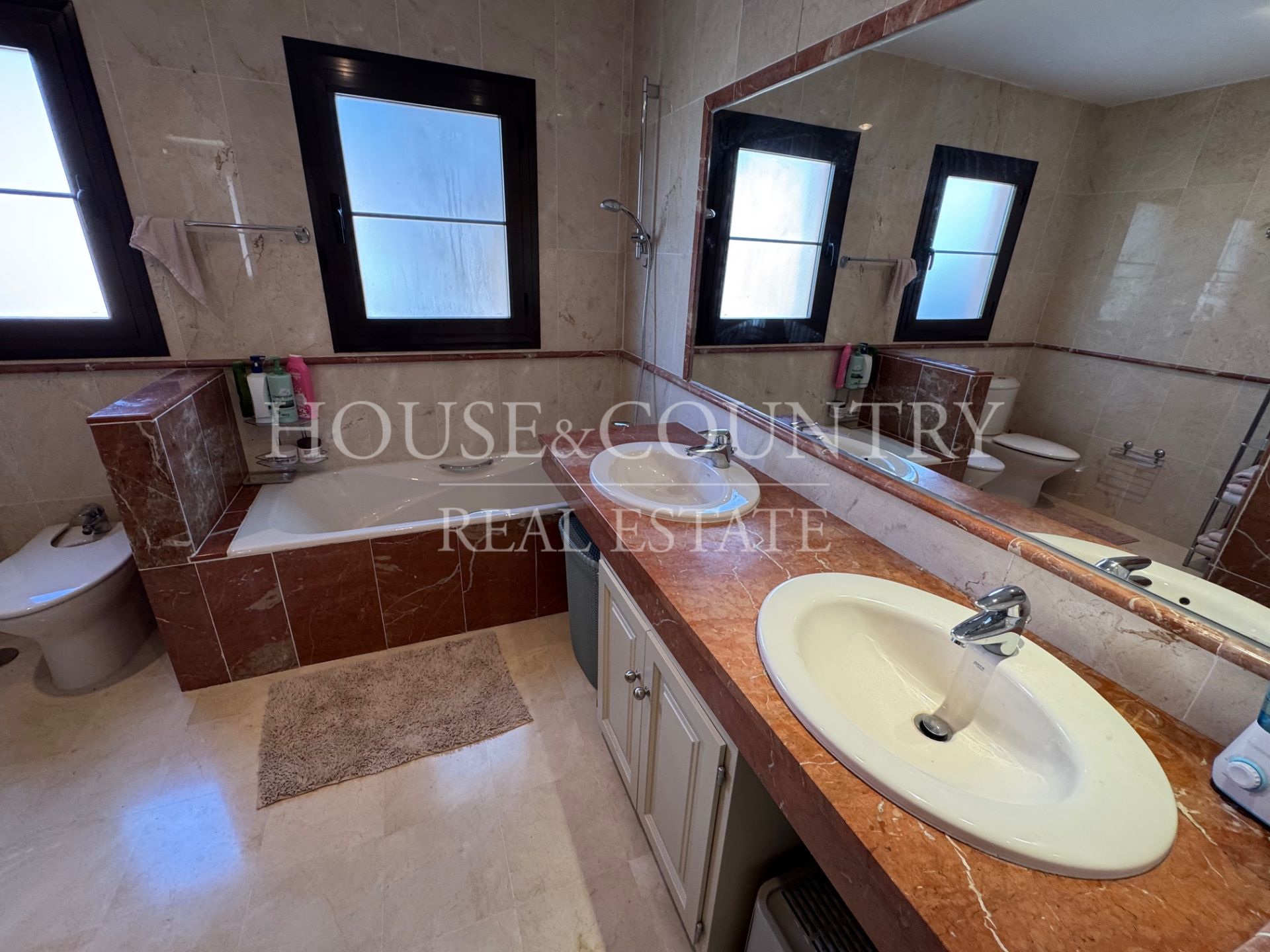 Apartamento en Hacienda del Sol, Estepona