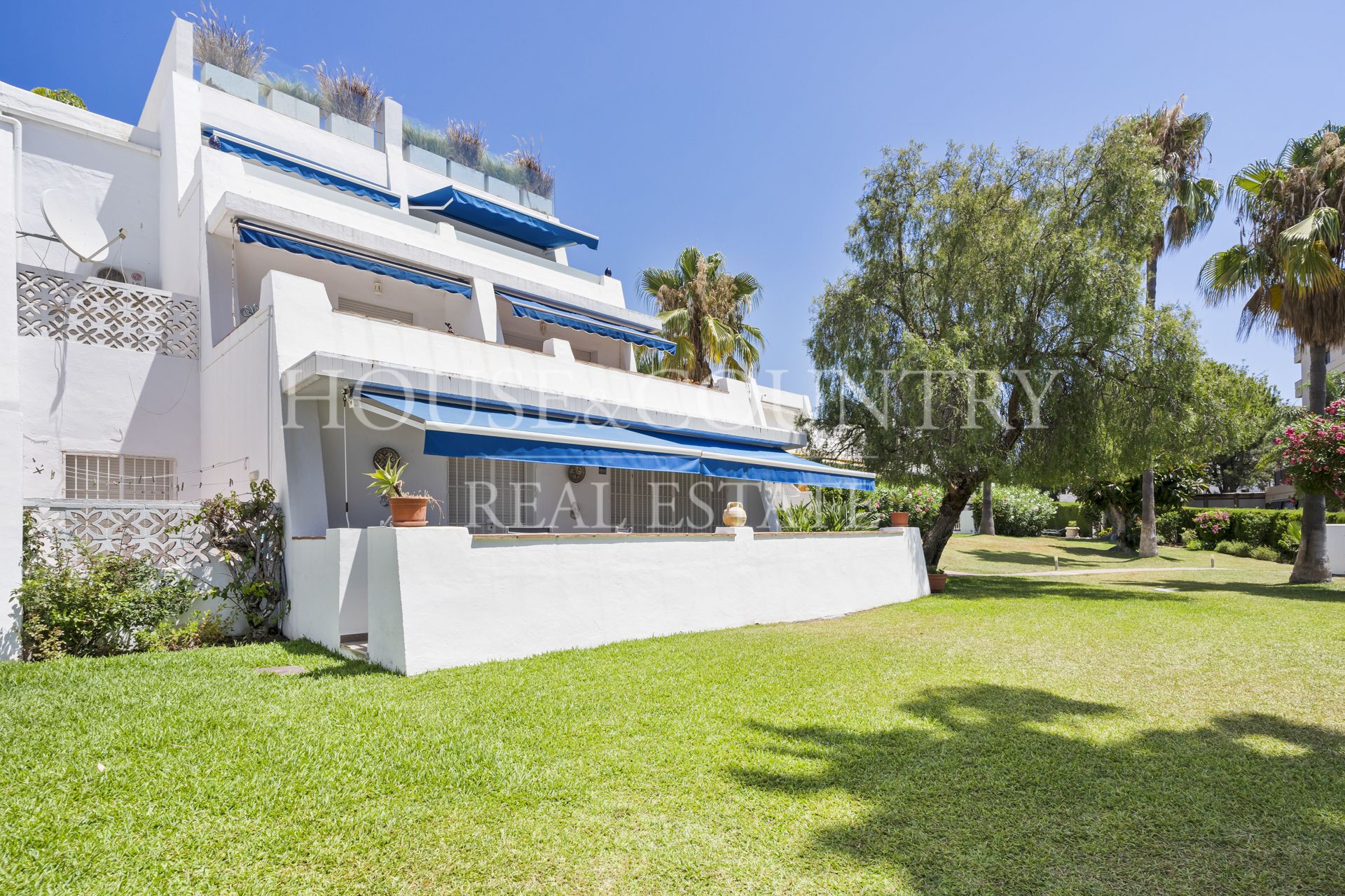 Apartment in Sol y Paz, Marbella