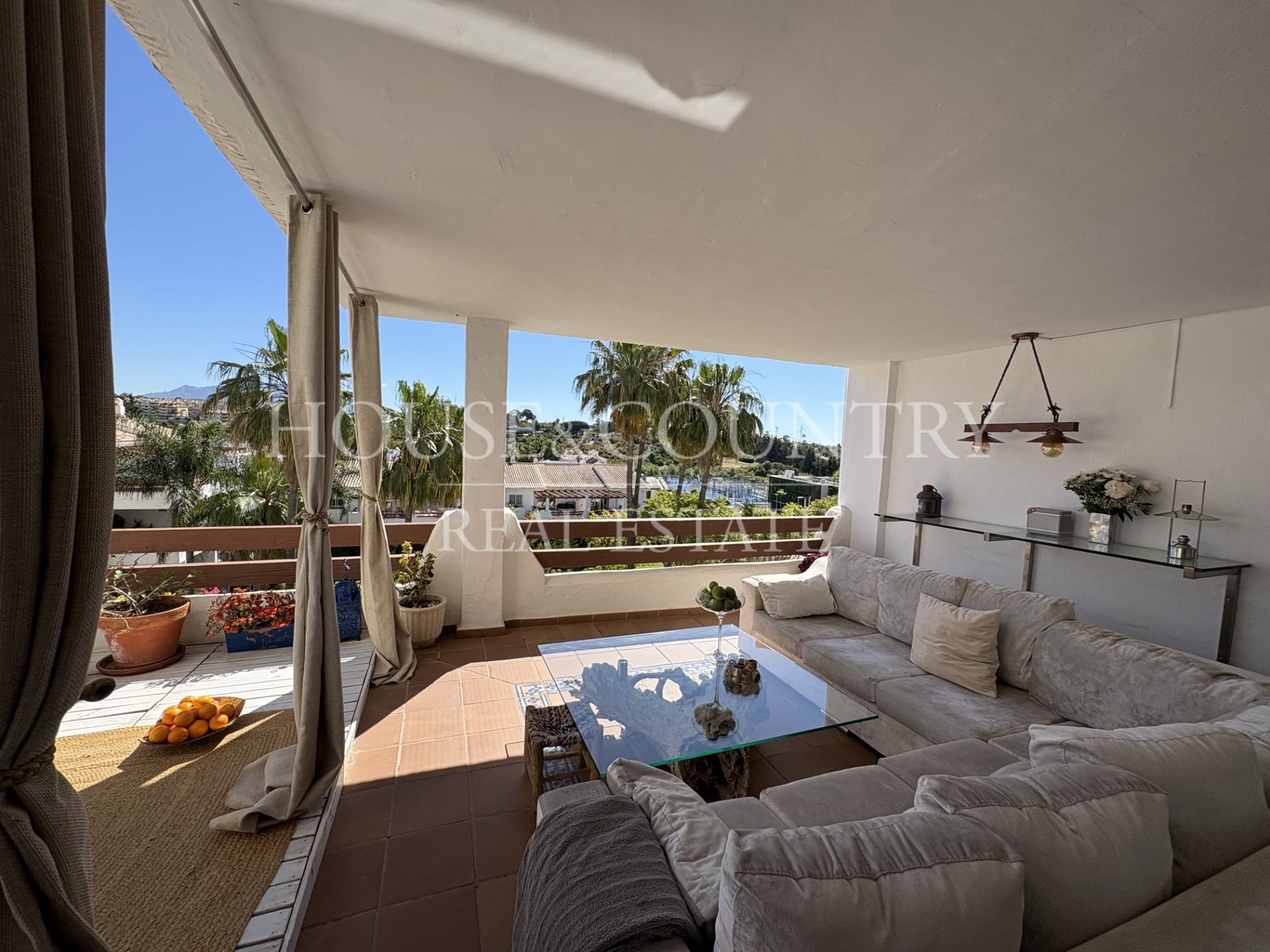 Apartment in Selwo Hills, Estepona