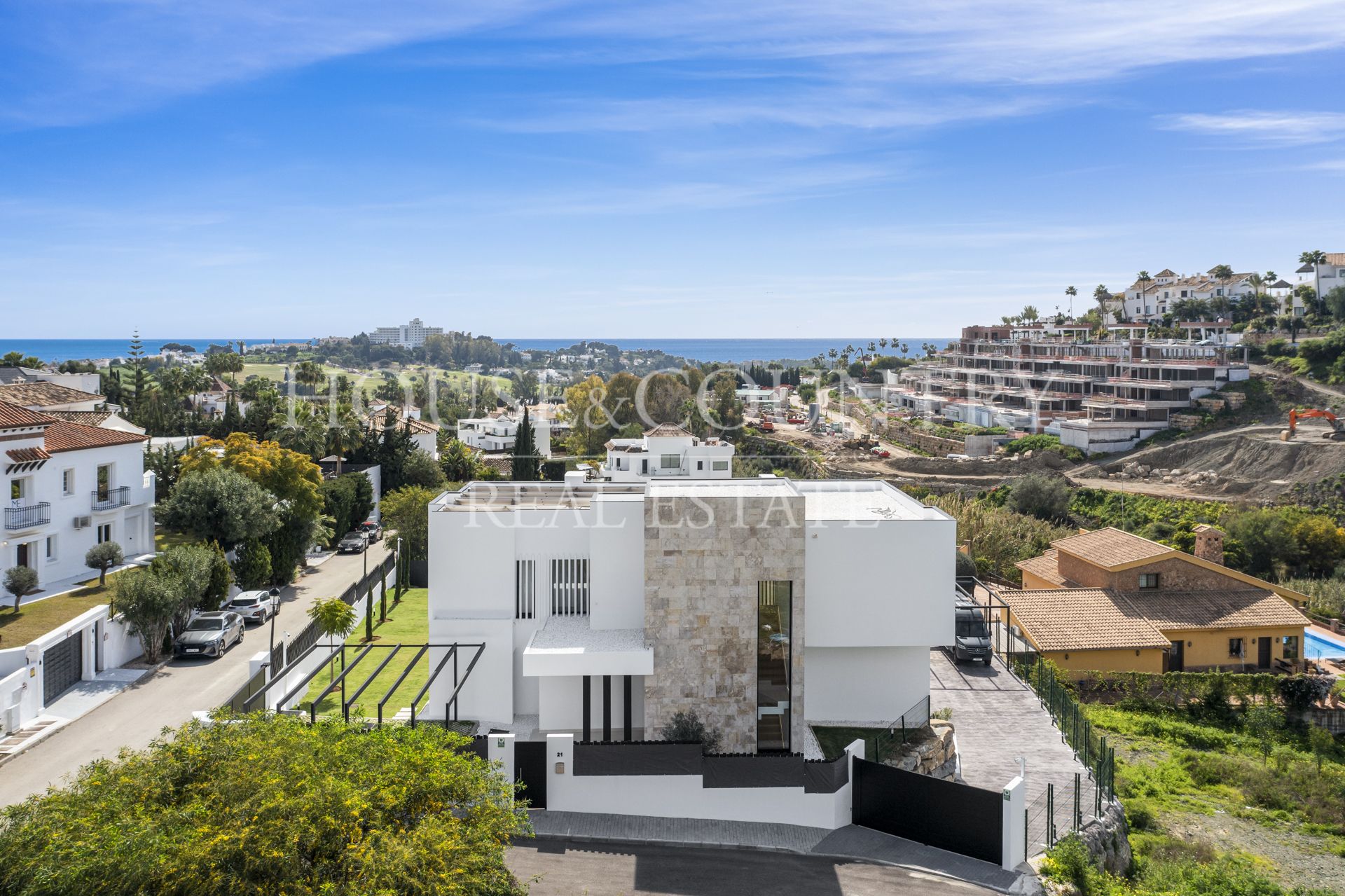 Villa en La Alqueria, Benahavis