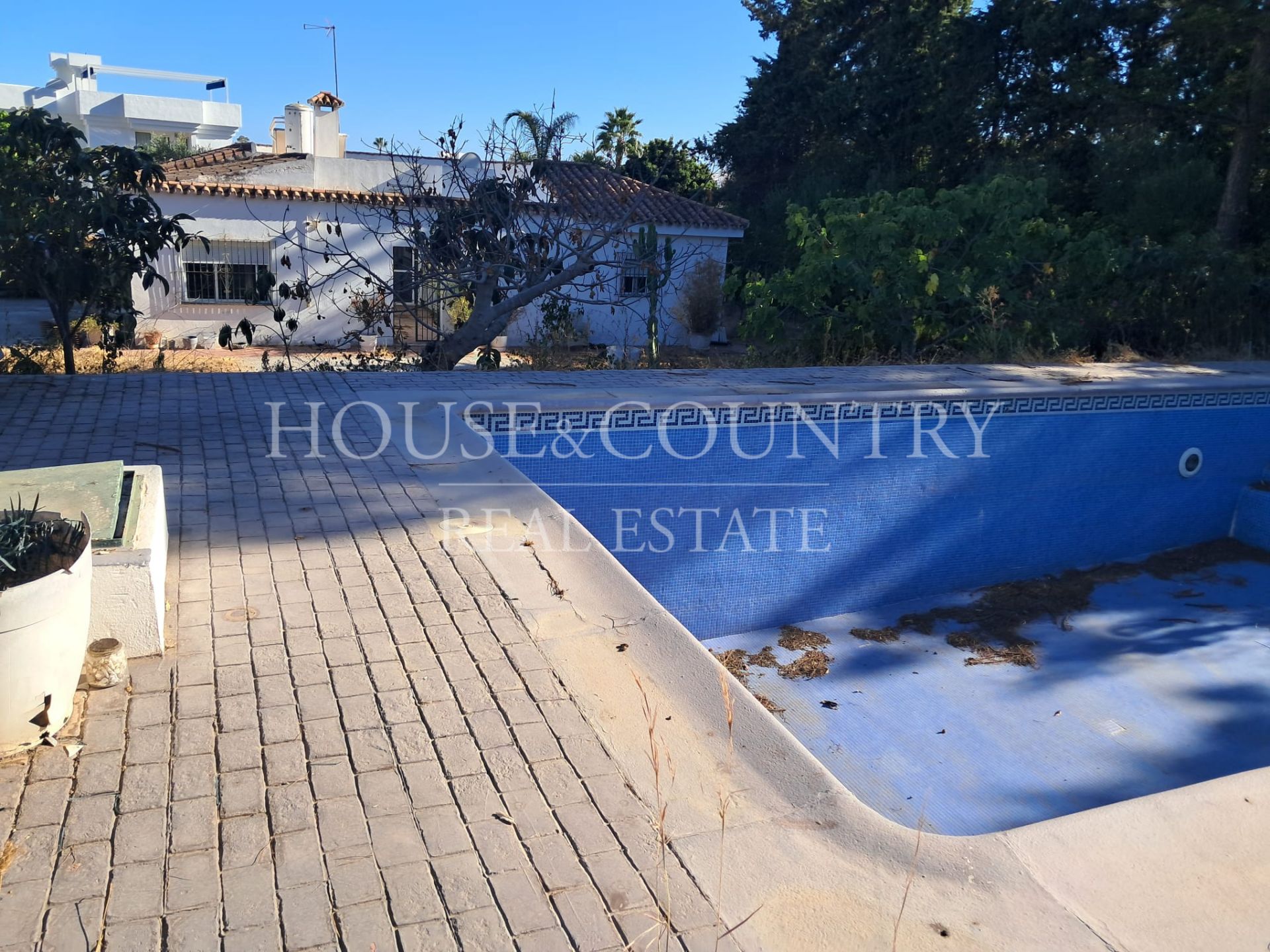 Villa en El Paraiso, Estepona