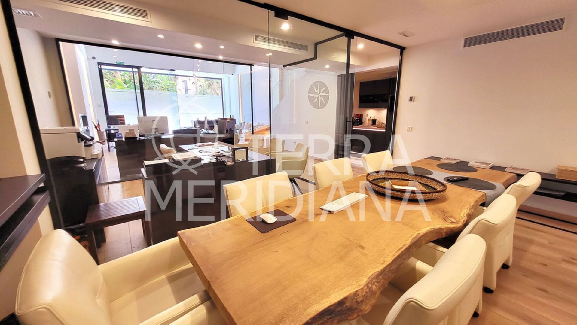 Commercial Premises in Marbella - Puerto Banus, Marbella