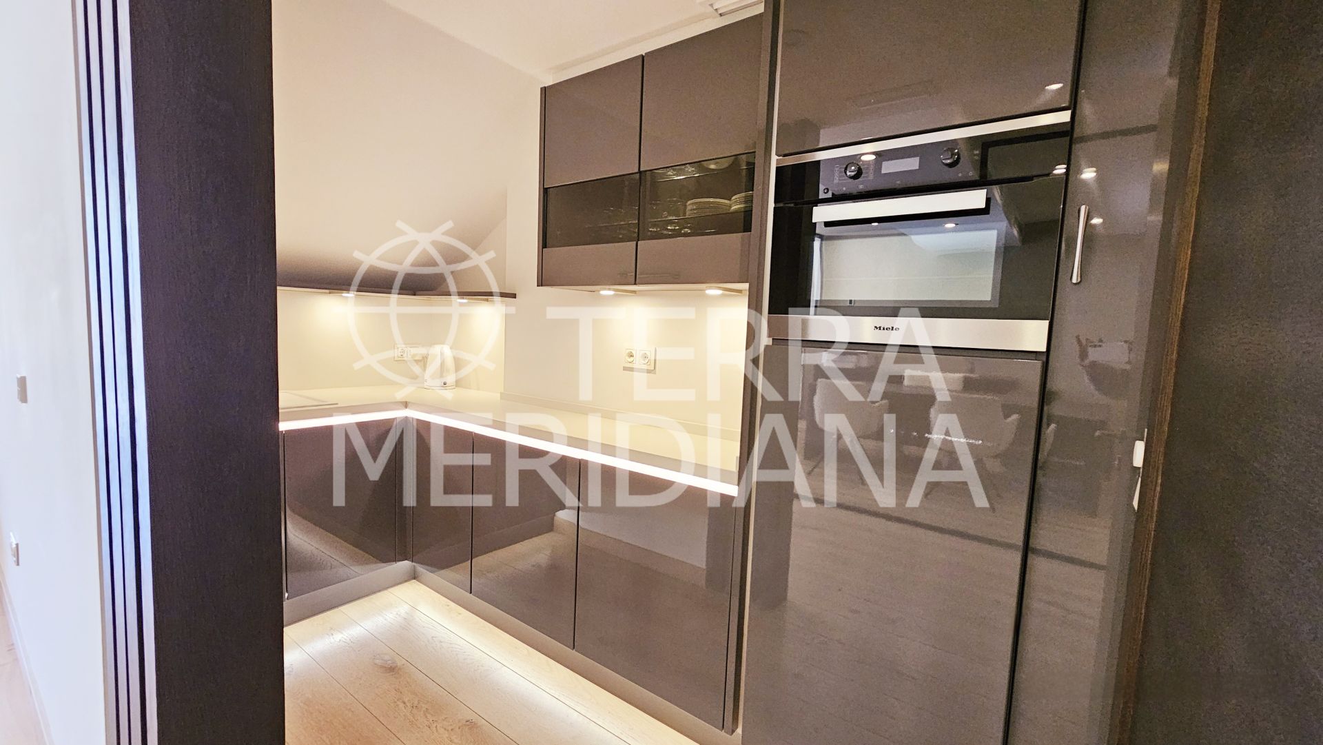 Commercial Premises in Marbella - Puerto Banus, Marbella