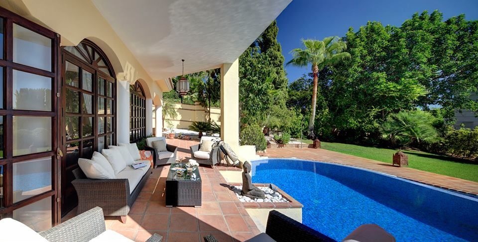 Modern villa for rent with sea views in la Quinta