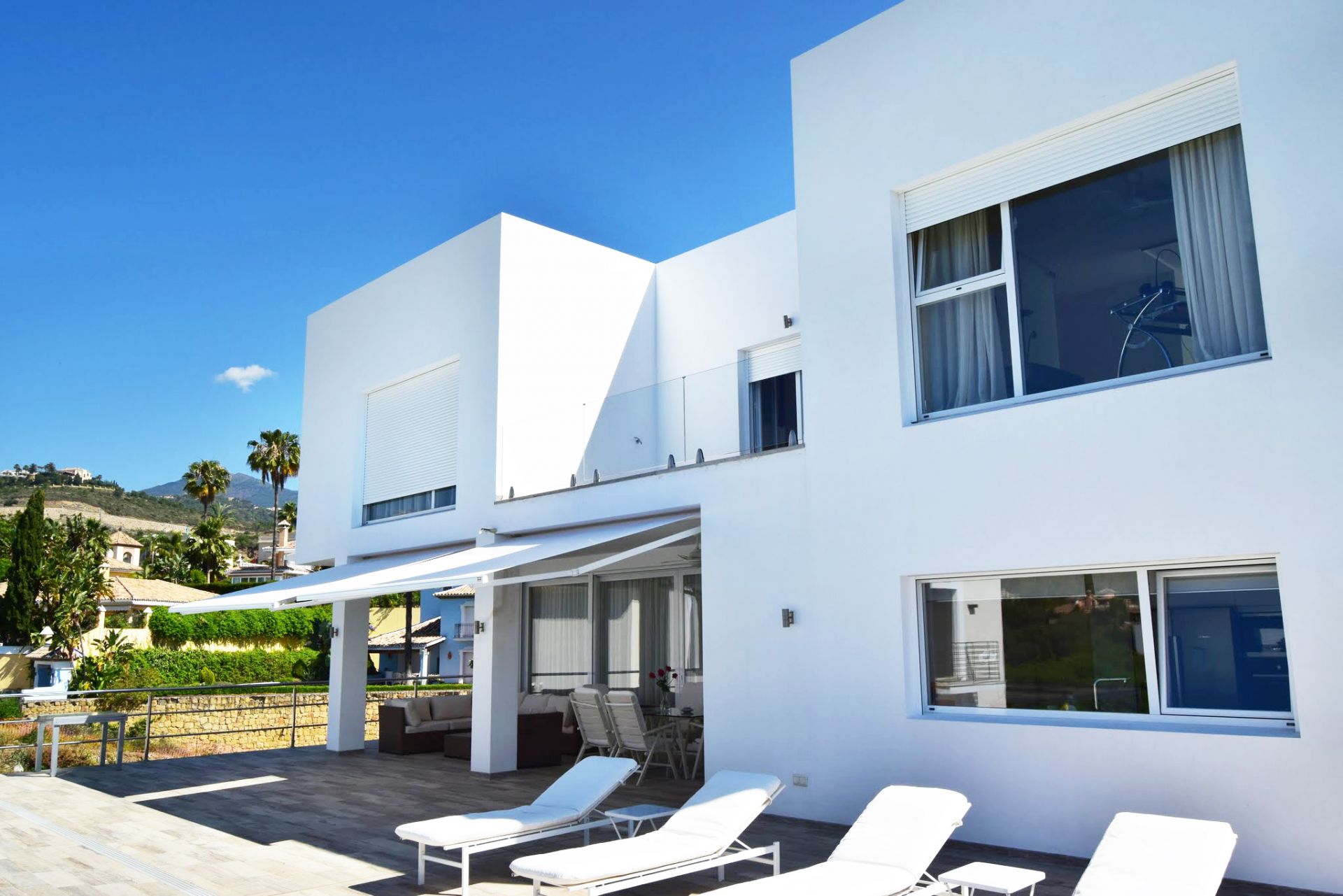 New modern villa with panoramic views in El Herrojo, La Quinta