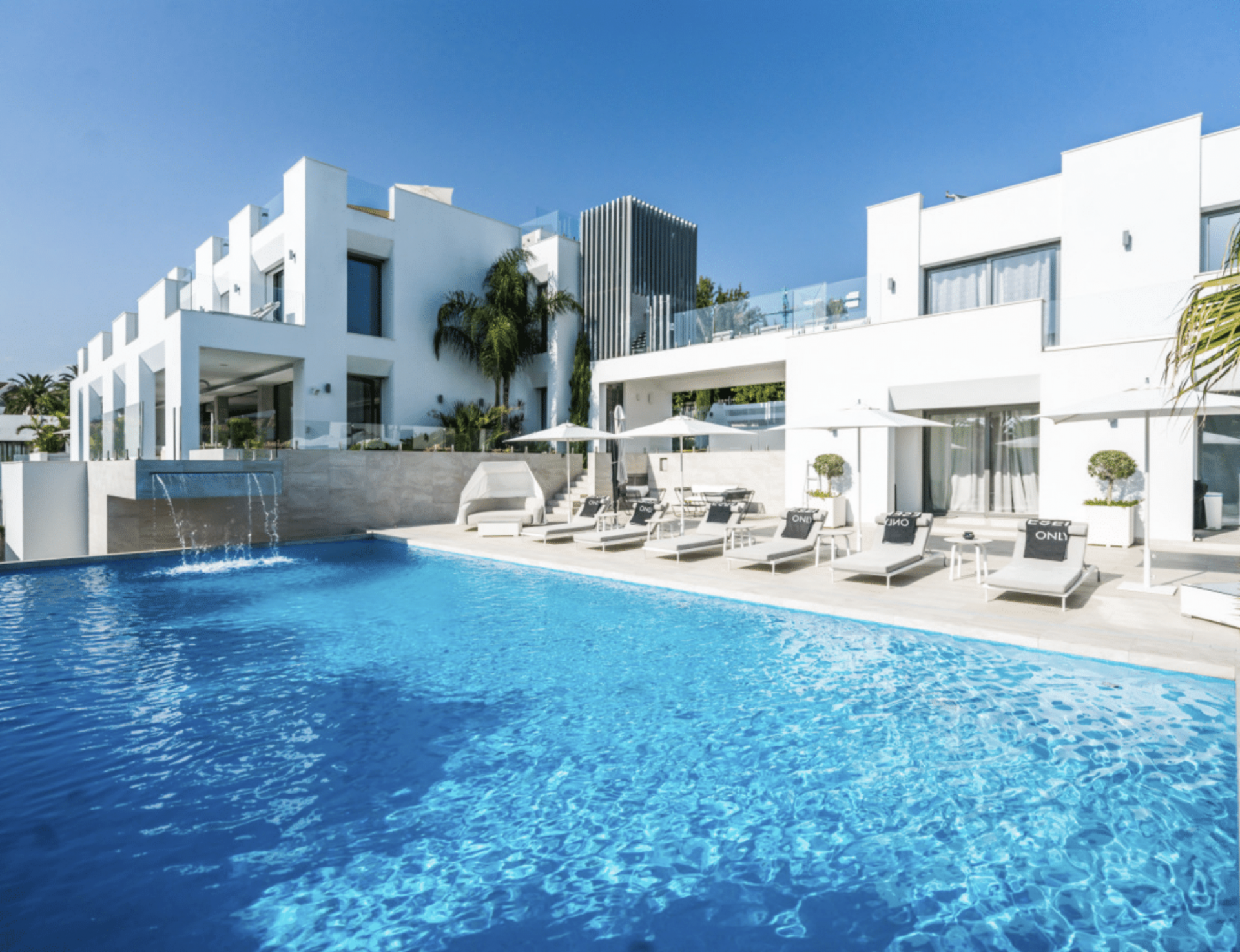 Spectacular modern style villa for sale in Nueva Andalucía
