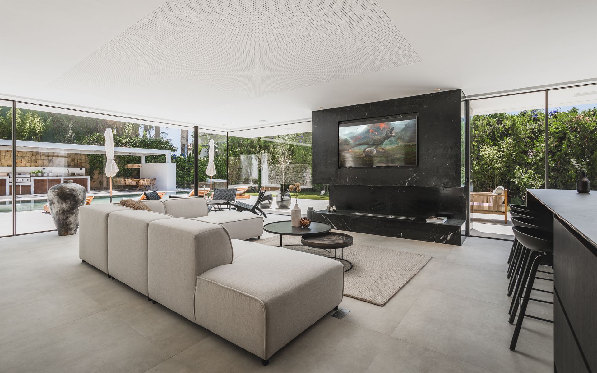 Contemporary Villa in La Cerquilla, Nueva Andalucia