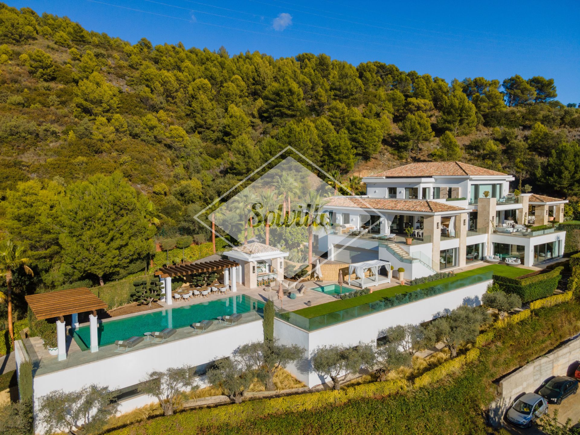 Villa for sale in Cascada de Camojan, Marbella Golden Mile, Marbella