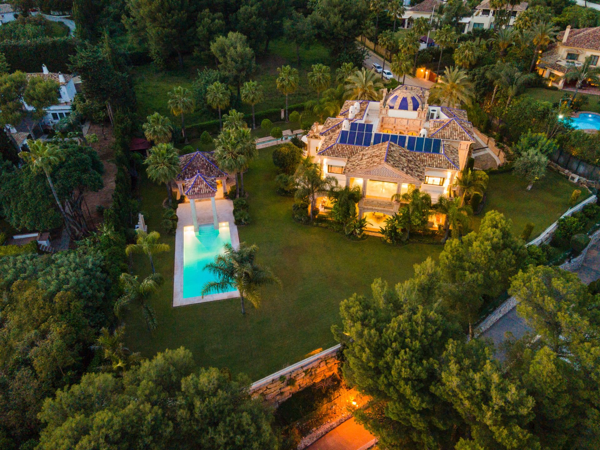 Villa  in Marbella Golden Mile, Marbella