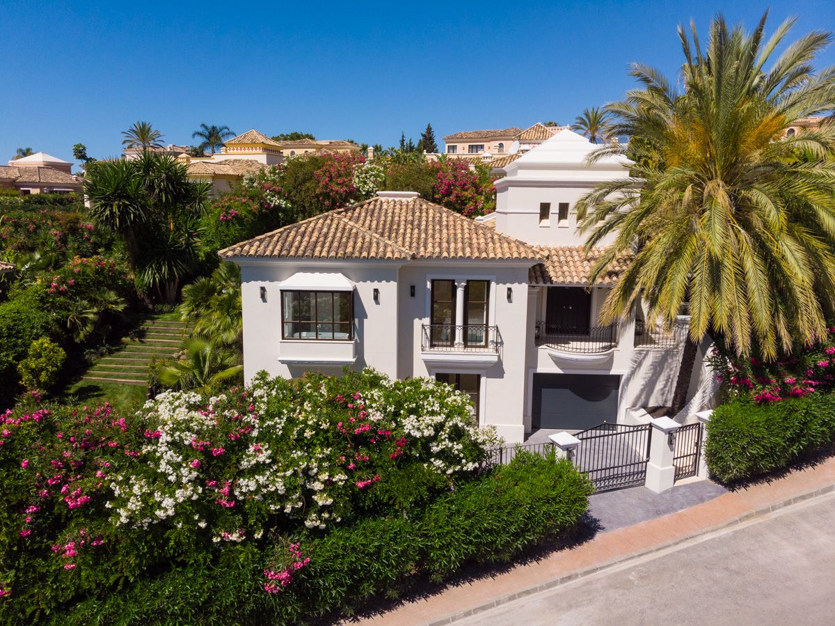 Villa  in Las Brisas, Nueva Andalucia, Marbella