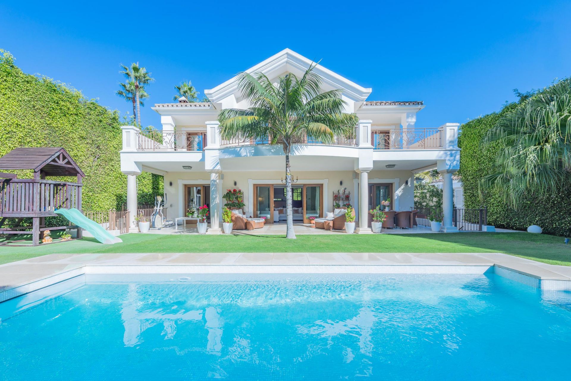 Beautiful villa  for sale in Casablanca Beach Marbella  