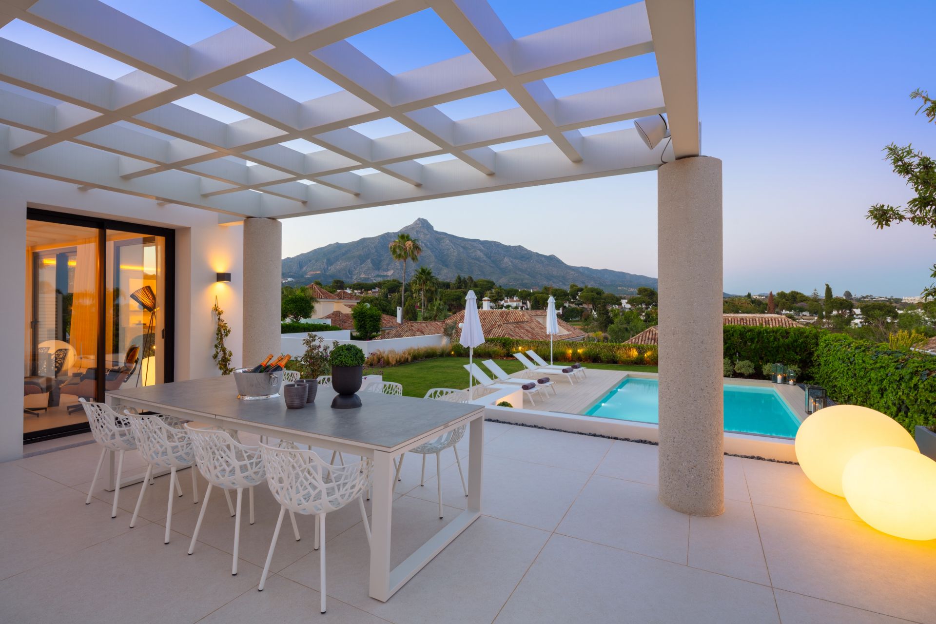 Villa  in Aloha, Nueva Andalucia, Marbella