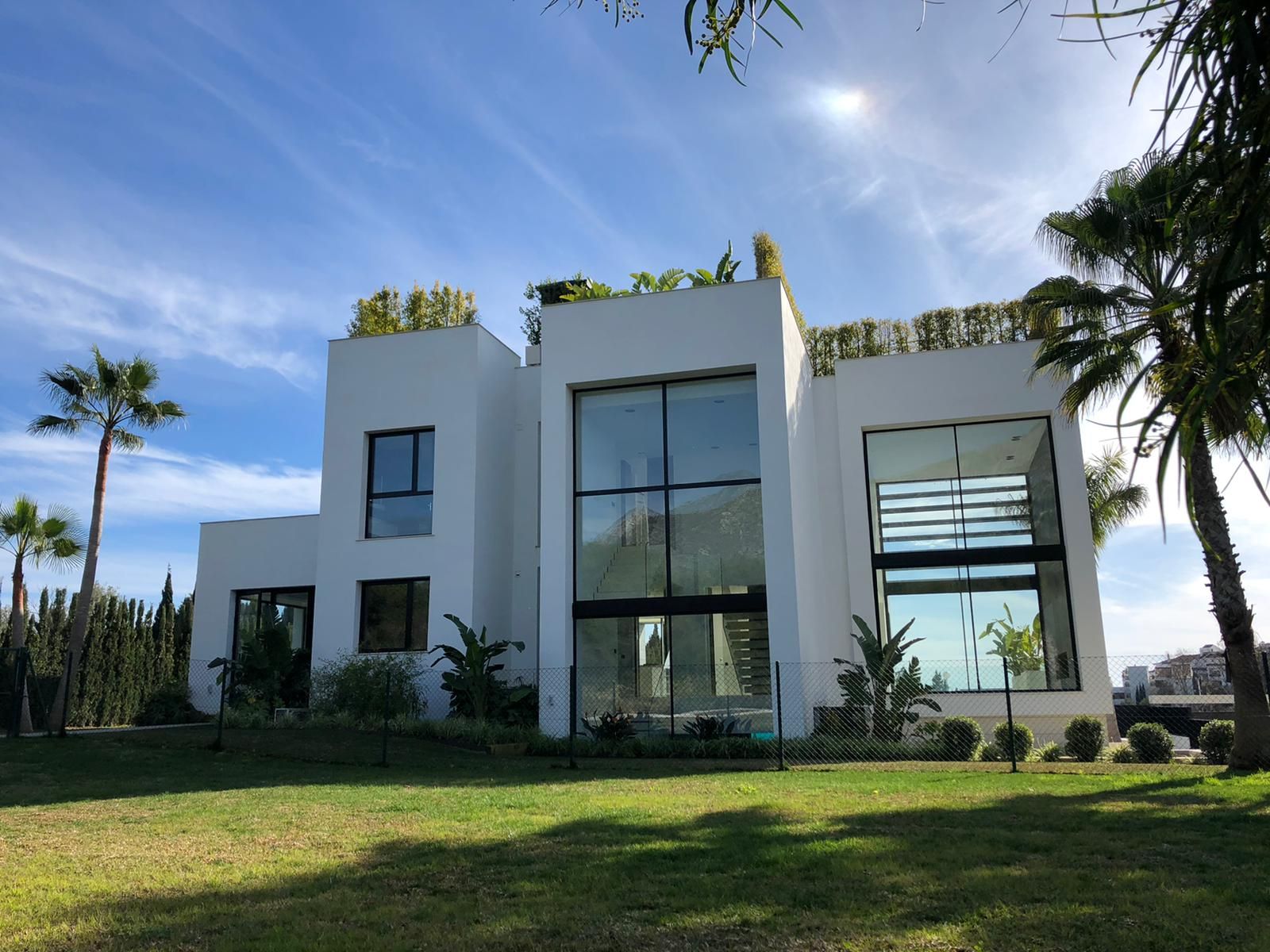 New villa in Altos de Puente Romano