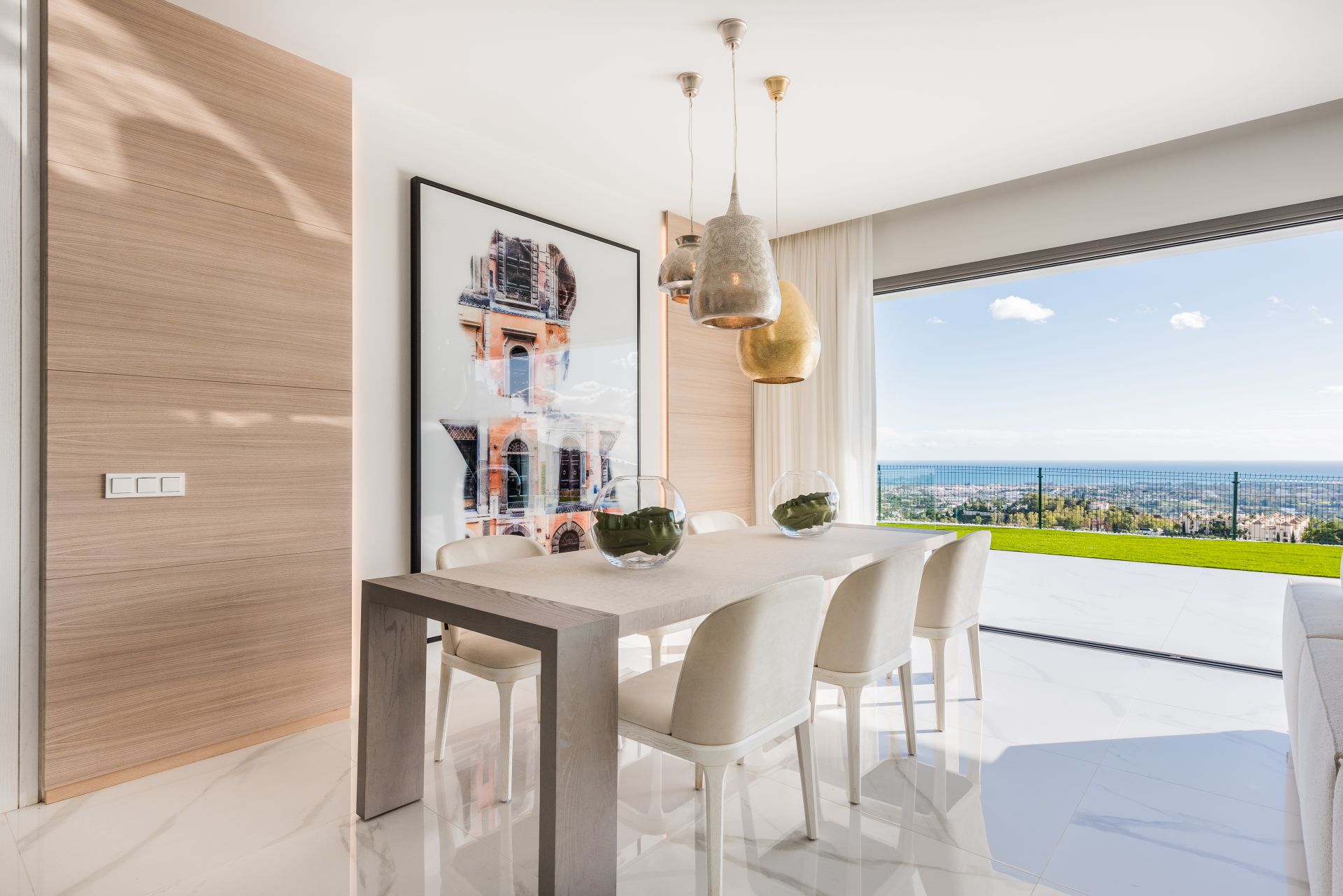 New project of contemporary apartments and penthouses in La Quinta