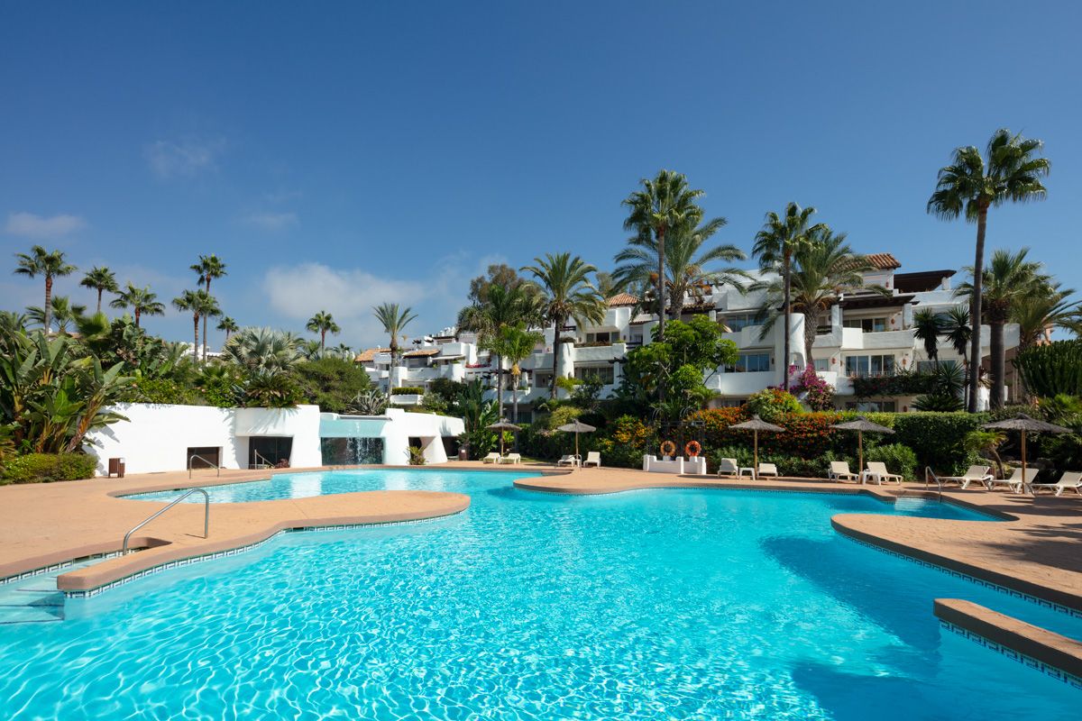 Stunning 4 bedroom apartment in a frontline beach development in Puerto Banus