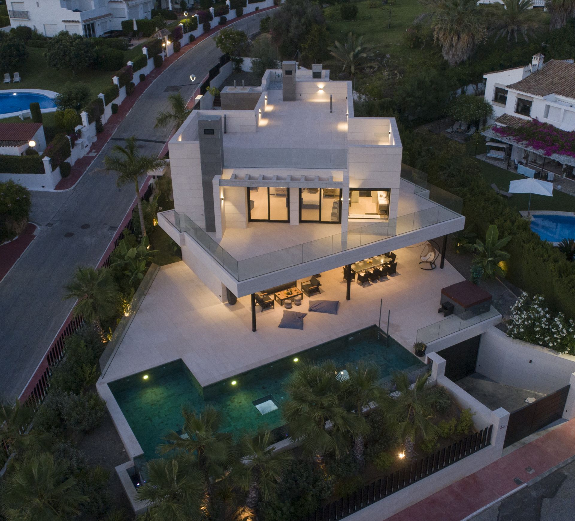 Modern masterpiece located in a gated community in the heart of Marbella’s Golf Valley.