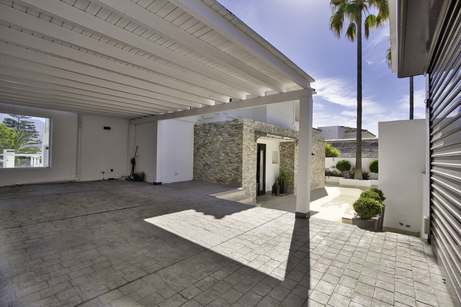 Villa for rent in Las Brisas, Nueva Andalucia, Marbella
