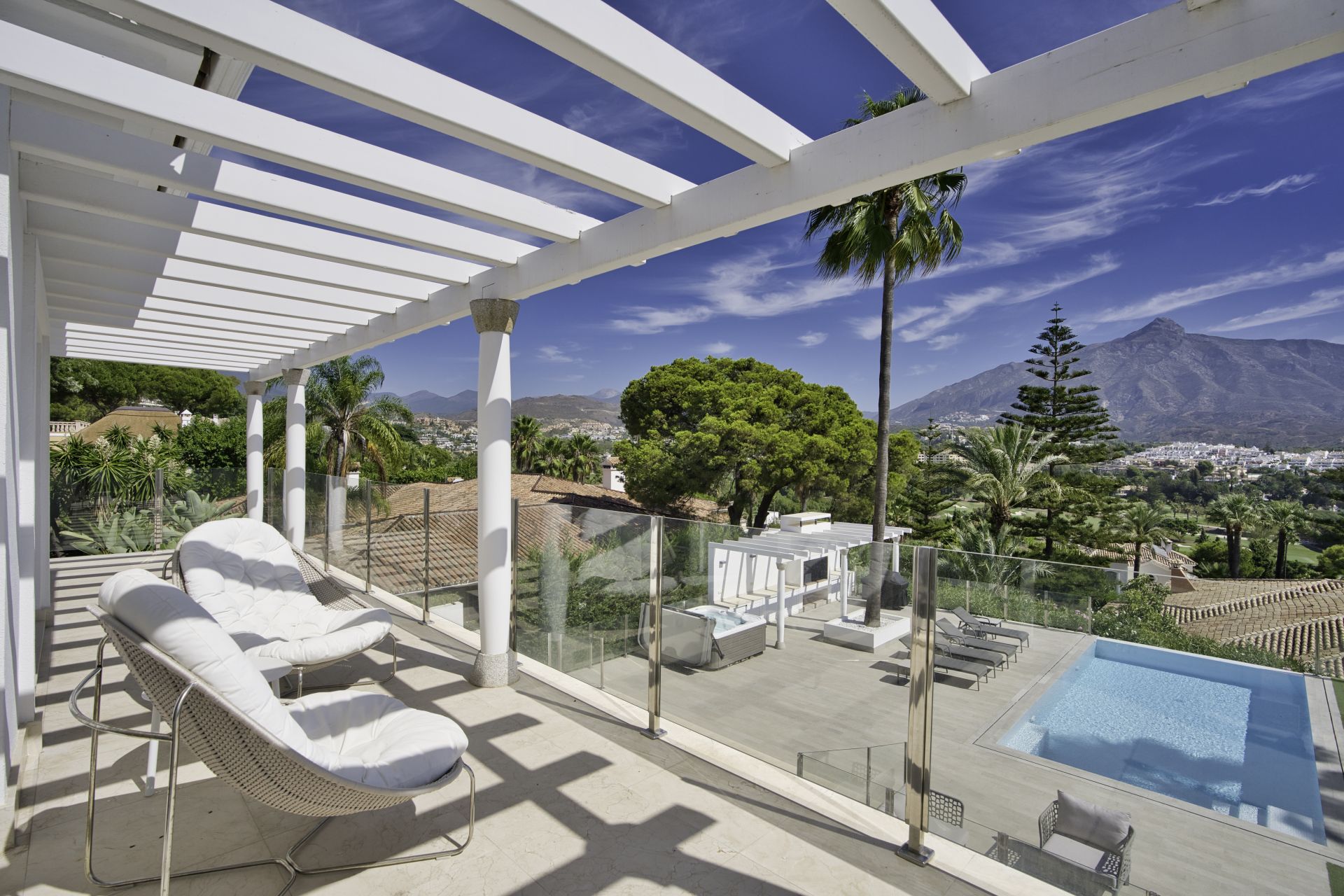 Villa for rent in Las Brisas, Nueva Andalucia, Marbella