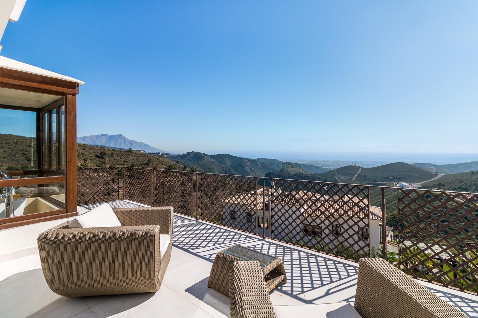 Villa for sale in Benahavis Hills & Country Club