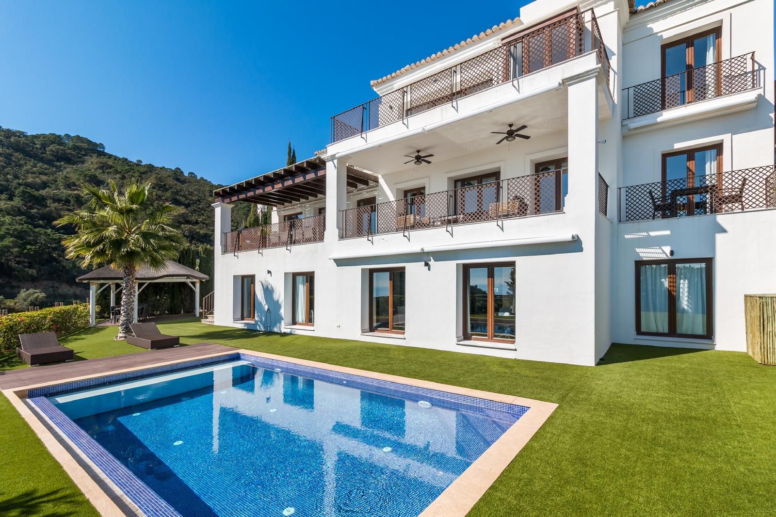 Villa for sale in Benahavis Hills & Country Club