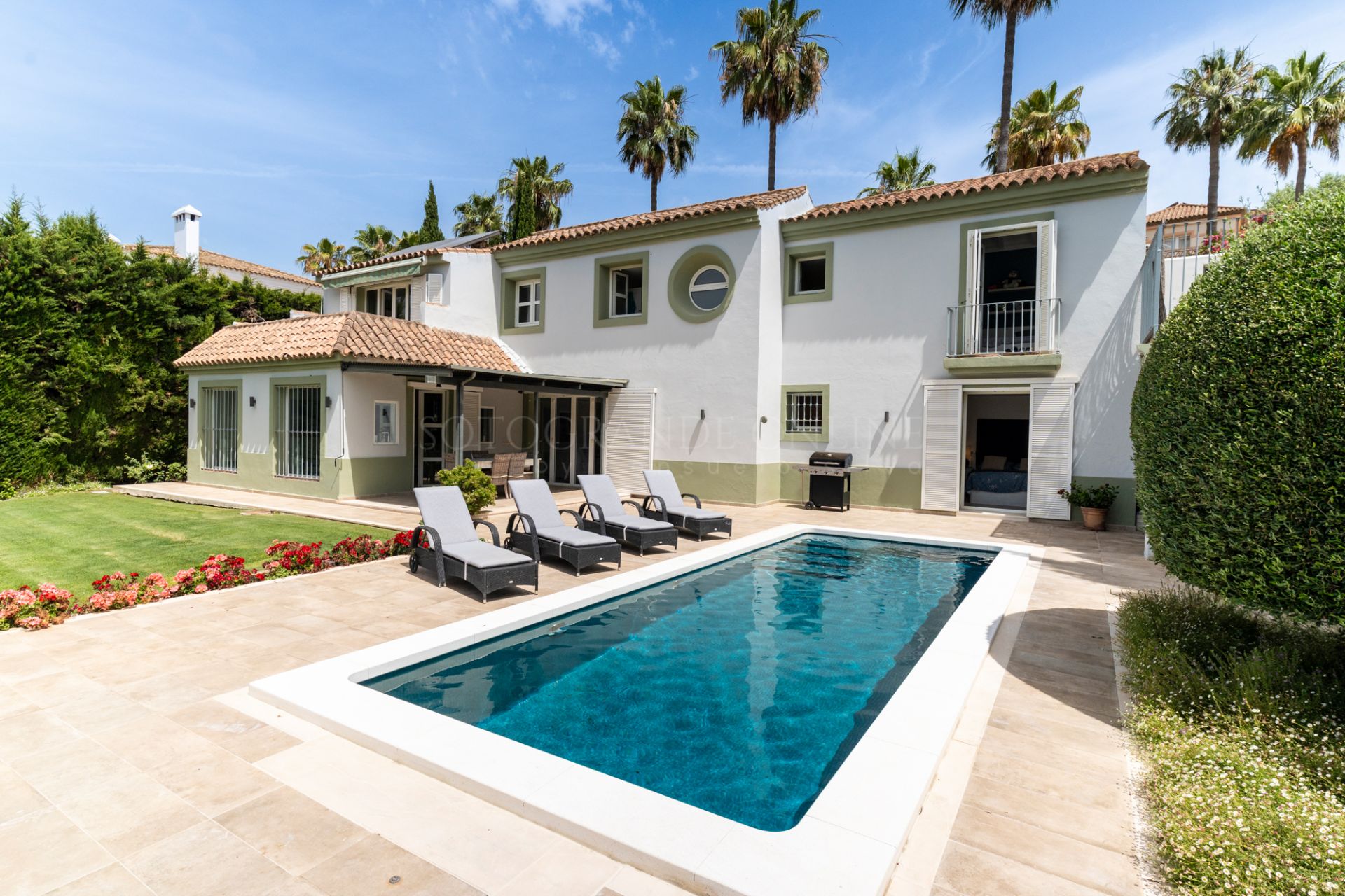 Exclusive Charming house front line golf and south facing