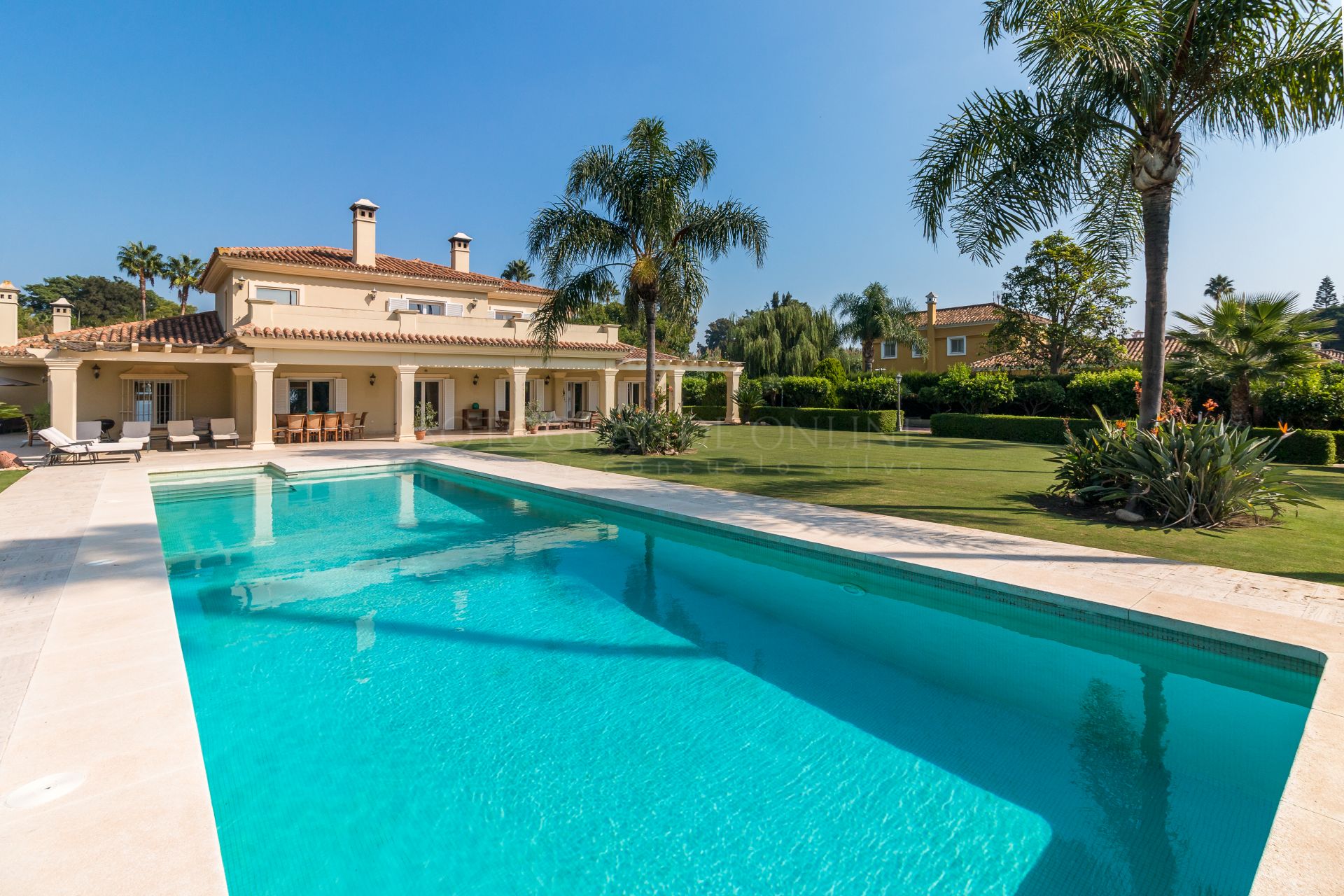 A classic Andalucian style family residence in Kings and Queens